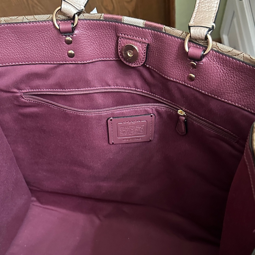 Coach Dempsey Signature Canvas Dempsey Carry All Bag with Hangtag. NWT - Picture 11 of 13